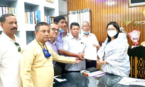 বান্দরবানে ভ্যাট কর্মকর্তা-কর্মচারীদের হয়রানির বিরুদ্ধে স্মারকলিপি প্রদান