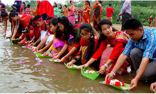 বৈসাবি’র রঙ্গের জুয়ারে রঙ্গিন খাগড়াছড়ি