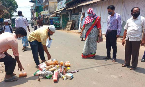 কাপ্তাইয়ে মেয়াদোত্তীর্ণ খাদ্যপণ্য প্রদর্শন