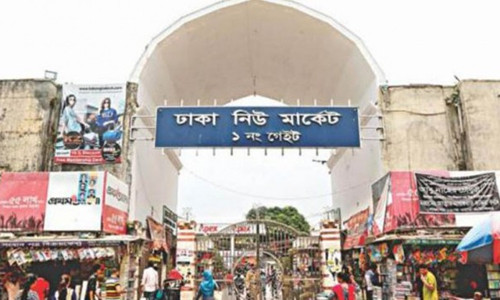 রাজধানীর নিউমার্কেটে সংঘর্ষের ঘটনায় ৩ মামলা, আসামি ৬০০