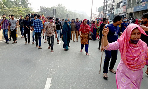 মিরপুরে গার্মেন্টস শ্রমিকদের বিক্ষোভ, দাবি বকেয়া বেতন