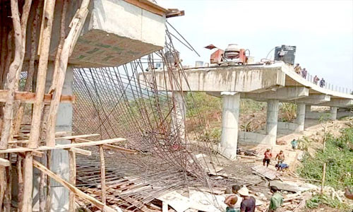 রাঙামাটিতে নির্মাণাধীন সেতু ভেঙ্গে নিহত ১, আহত ১৬ জন
