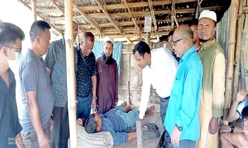 লামায় ডায়রিয়া রোগীদের জন্য ১০ শয্যার মেডিকেল ক্যাম্প