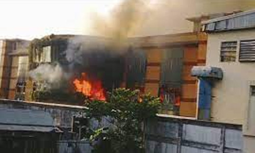কালিয়াকৈর পোশাক কারখানায গোডাউনে আগুন