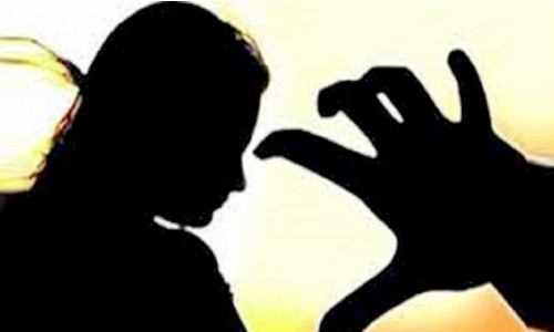 শিক্ষকের বিপক্ষে যৌন হয়রানির অভিযোগ