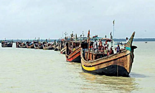 আজ মধ্যরাত থেকে সাগরে মাছ ধরায় নিষেধাজ্ঞা