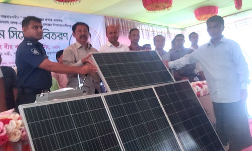 সরকার পাহাড় ও সমতলে উন্নয়ন কাজ করে যাচ্ছে : বীর বাহাদুর