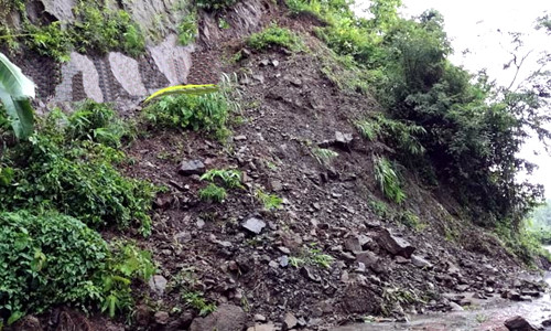 খাগড়াছড়িতে বর্ষার বর্ষণে পাহাড় ধস