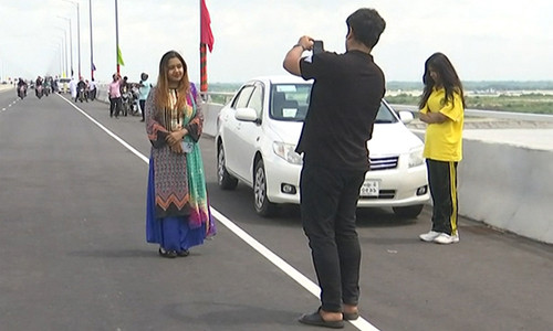 আাগামীকাল থেকে পদ্মা সেতুতে ছবি তুললে জরিমানা
