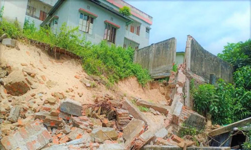 খাগড়াছড়িতে নির্মাণের এক দশকেও চালু হয়নি ছাত্রাবাস