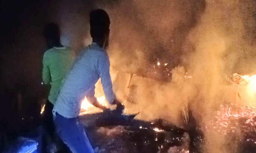 লংগদুতে আগুনে পুড়ে বসত বাড়ি ছাই