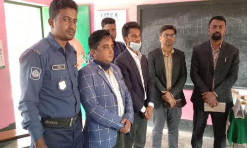 রামগড়ে চক্ষু চিকিৎসার নামে প্রতারণা, আটক ২