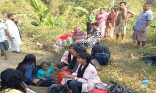 সাজেকে পর্যটকবাহী জীপ উল্টে এবার ৪ পর্যটক আহত