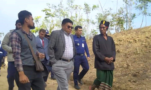 লামার আক্রান্ত ম্রো পল্লীতে জাতীয় মানবাধিকার কমিশনের তদন্ত দল