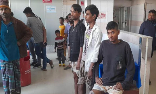সিরাজগঞ্জে তুচ্ছ ঘটনায় সংঘর্ষ, ১৯ জন গুলিবিদ্ধ
