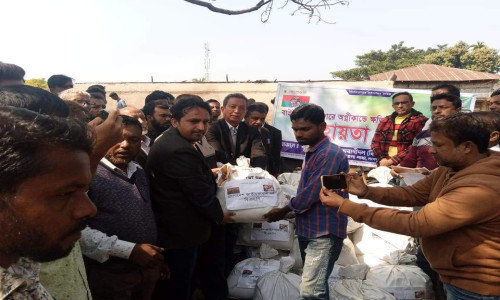 লংগদুতে অগ্নিকাণ্ডে ক্ষতিগ্রস্তদের পাশে বিএনপি