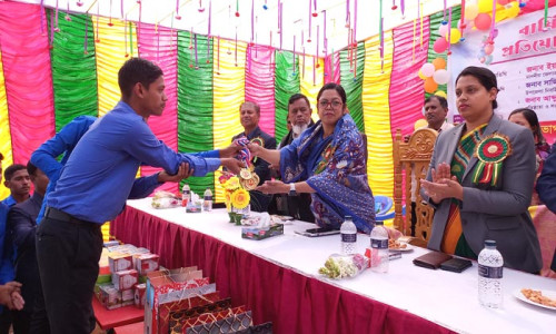 ক্রীড়া প্রতিযোগীতা ও পুরস্কার বিতরণ অনুষ্ঠিত