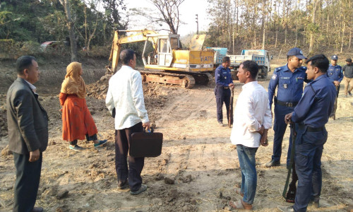 বান্দরবানে মাটি কাটার দায়ের ৫০ হাজার টাকা জরিমানা
