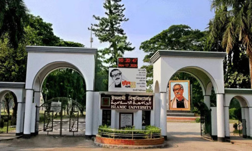 মুখ খুলছেন প্রত্যক্ষদর্শীরা, ছাত্রী নির্যাতনে বেরিয়ে আসছে আরও নাম