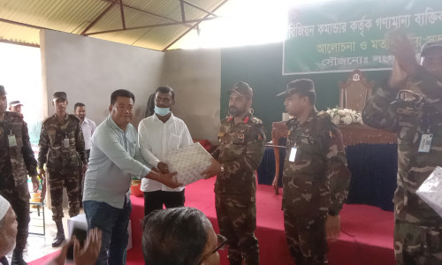 পাহাড় থেকে অস্ত্র উদ্ধার এবং সন্ত্রাসীদের দমনে সকলকে এগিয়ে আসতে হবে-রিজিয়ন কমান্ডার মহি উদ্দীন আহমেদ