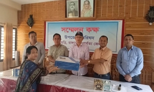 ল্যাপটপ পেল জুরাছড়ির ৩৫ প্রাথমিক বিদ্যালয়