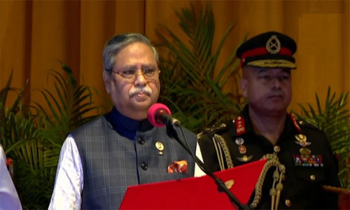 দেশের ২২তম রাষ্ট্রপতি হিসেবে শপথ নিলেন মোঃ সাহাবুদ্দিন