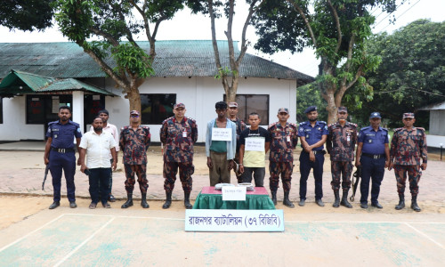 লংগদুতে বিজিবির অভিযানে গাঁজা সহ আটক দুই