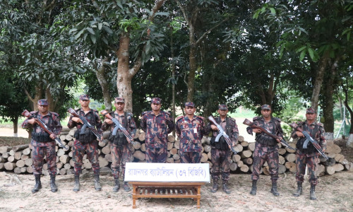 রাজনগর বিজিবি জোন কর্তৃক ৮লক্ষাধিক টাকার সেগুন গোল কাঠ জব্দ