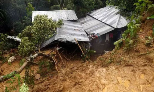 ৫ জেলায় ভূমিধসের আশঙ্কা