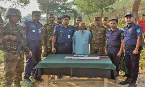 বিলাইছড়িতে ২০ লাখ ভারতীয় রুপিসহ রাঙ্গুনিয়ার গরু ব্যবসায়ী আটক
