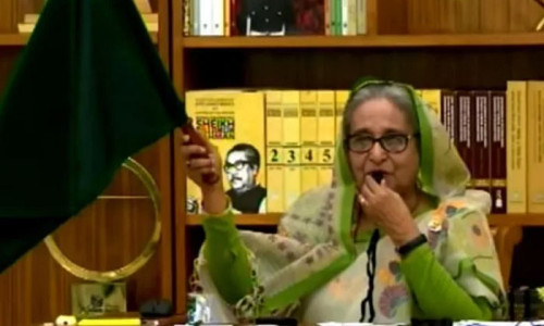 বাঁশি বাজিয়ে ‘চিলাহাটি এক্সপ্রেস’ ট্রেন উদ্বোধন করলেন প্রধানমন্ত্রী