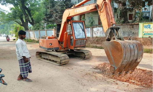 সংস্কার হচ্ছে বান্দরবান হাসপাতাল সড়ক, দীর্ঘদিনের দুর্ভোগের অবসান