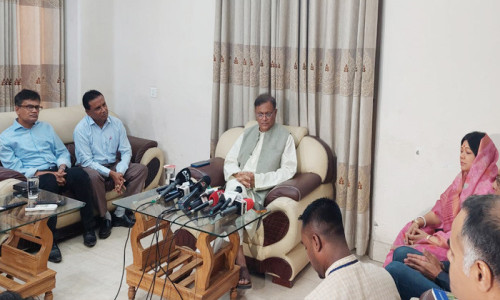 নিবন্ধিত অনলাইনসহ মূলধারার গণমাধ্যমকে গুজবের বিরুদ্ধে সোচ্চার থাকার আহবান ‘তথ্য মন্ত্রীর’