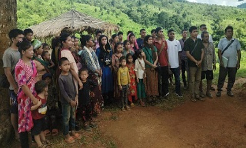 সেনা সহায়তায় ৯ মাস পর নিজ বাড়িতে ফির‌লো ১১ বম পরিবার
