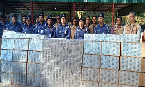 খাগড়াছড়িতে বিপুল পরিমাণ সিগারেটসহ ২ জন আটক