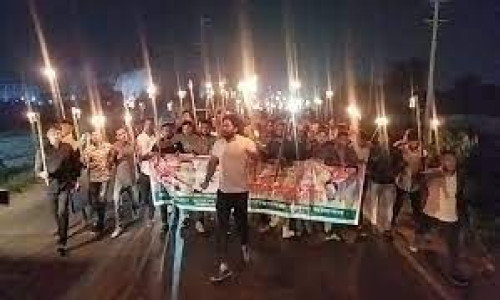 রাঙামাটিতে ছাত্রদলের ঝটিকা মিছিল;সিইসি কাজী আউয়ালের ছবিতে আগুন