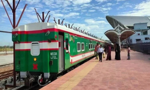 যাত্রী নিয়ে প্রথমবার পর্যটন নগরীতে ‘কক্সবাজার এক্সপ্রেস’