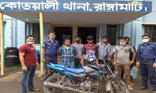 রাঙামাটিতে ৪ চোরাই মোটর সাইকেলসহ ৫ চোর গ্রেফতার