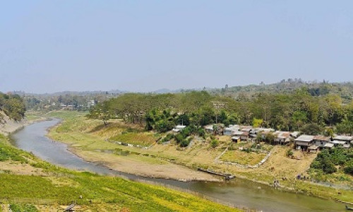 পাহাড়ে সশস্ত্র তৎপরতা নিয়ন্ত্রণে হার্ডলাইনে সরকার