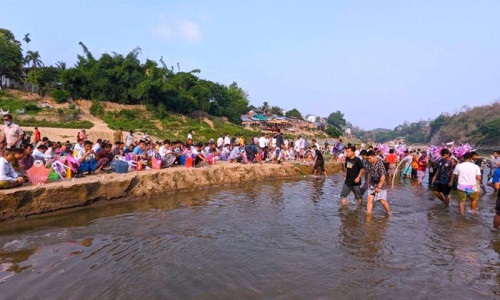 মঙ্গল কামনায় বান্দরবানে নদী পূজা
