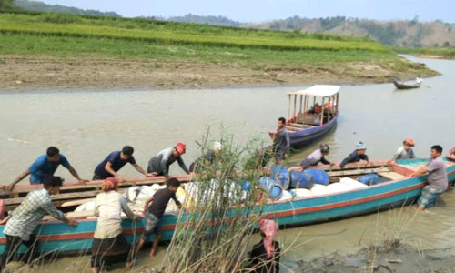 কাপ্তাই লেকে পানি স্বল্পতায় কাপ্তাই-বিলাইছড়ি নৌ রুটে চলাচল ব্যাহত
