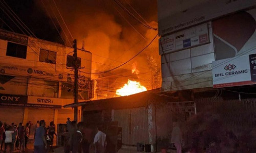 বান্দরবানে দোকান ও বসত ঘরপুড়ে ছাই; ব্যাপক ক্ষয়ক্ষতি