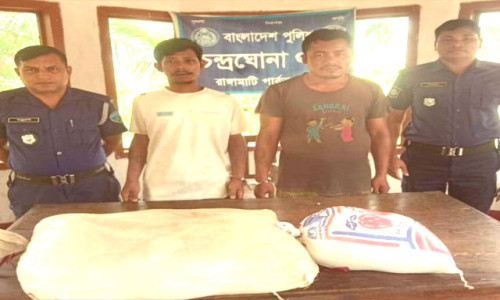 চন্দ্রঘোনায় ৩০ লিটার মদ’সহ দুই মাদক ব্যবসায়ী আটক