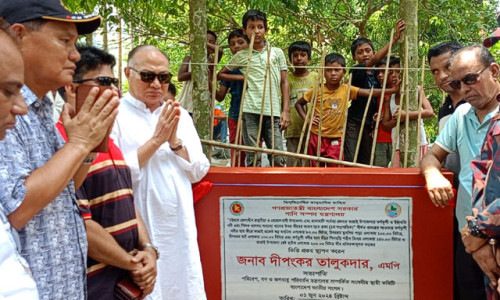 কাপ্তাইয়ে পানি উন্নয়ন বোর্ডের তীর প্রতিরক্ষামূলক কাজের ভিত্তি প্রস্তর স্থাপন