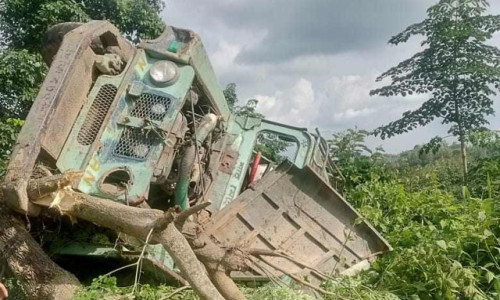 কাপ্তাইয়ে জীপ উল্টে নিহত ১, আহত ২