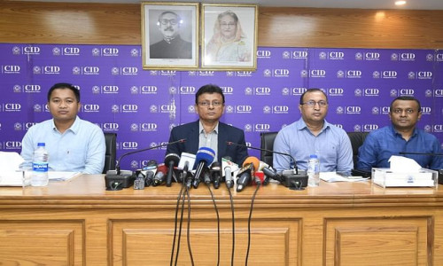 তরুণীদের ফাঁদে ফেলে শতকোটি টাকা হাতিয়ে নিয়েছে চক্রটি
