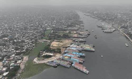 বুড়িগঙ্গার জায়গায় সংসদ সদস্য ও প্রভাবশালীদের ডকইয়ার্ড
