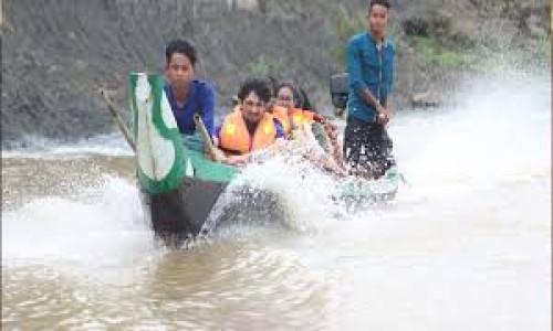 থানচিতে নৌকা ডুবে ২ শিক্ষার্থী নিখোঁজ