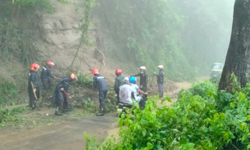 বান্দরবান-রুমা সড়কে ভারি যান চলাচল বন্ধ