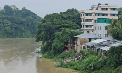 বান্দরবানে টানা বৃষ্টিতে পাহাড় ধস ও বন্যার আশংকা